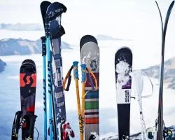 Ваша памятка по уходу и хранению горных лыж и ботинок